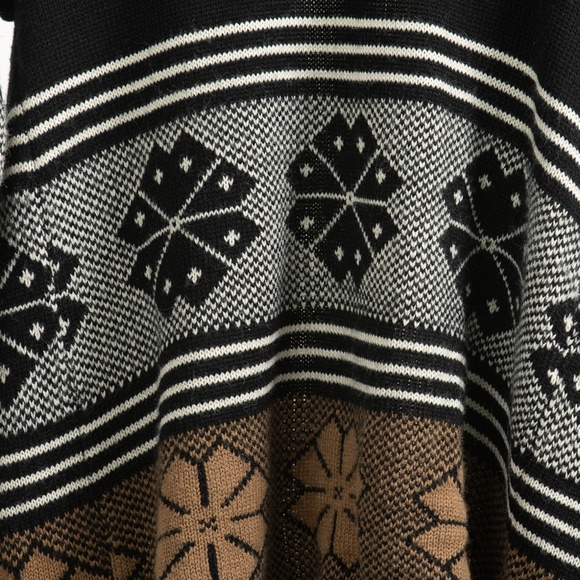 Women's Large West Elm Sweater Hipster Cover Up - Picture 3 of 3